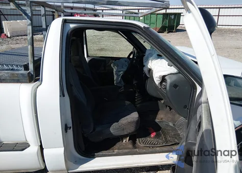 2001 GMC Sonoma Sls z USA, uszkodzony, nr VIN 1GTCS145718234030